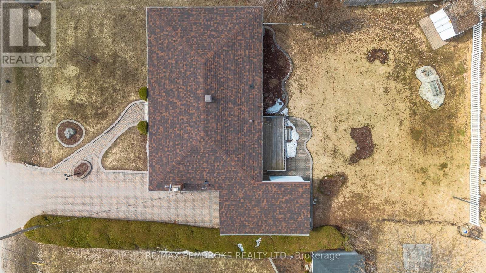 395 Chamberlain Street, Pembroke, Ontario  K8A 2N3 - Photo 35 - X12988804