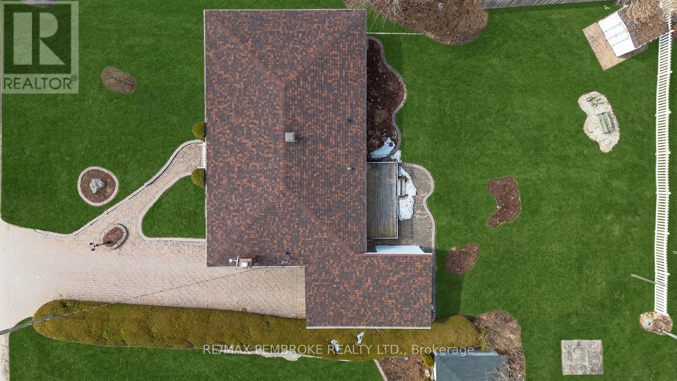 395 Chamberlain Street, Pembroke, Ontario  K8A 2N3 - Photo 38 - X12988804
