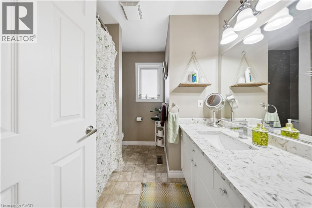 858 Stonegate Drive, Woodstock, Ontario  N4V 1G4 - Photo 19 - 40816159