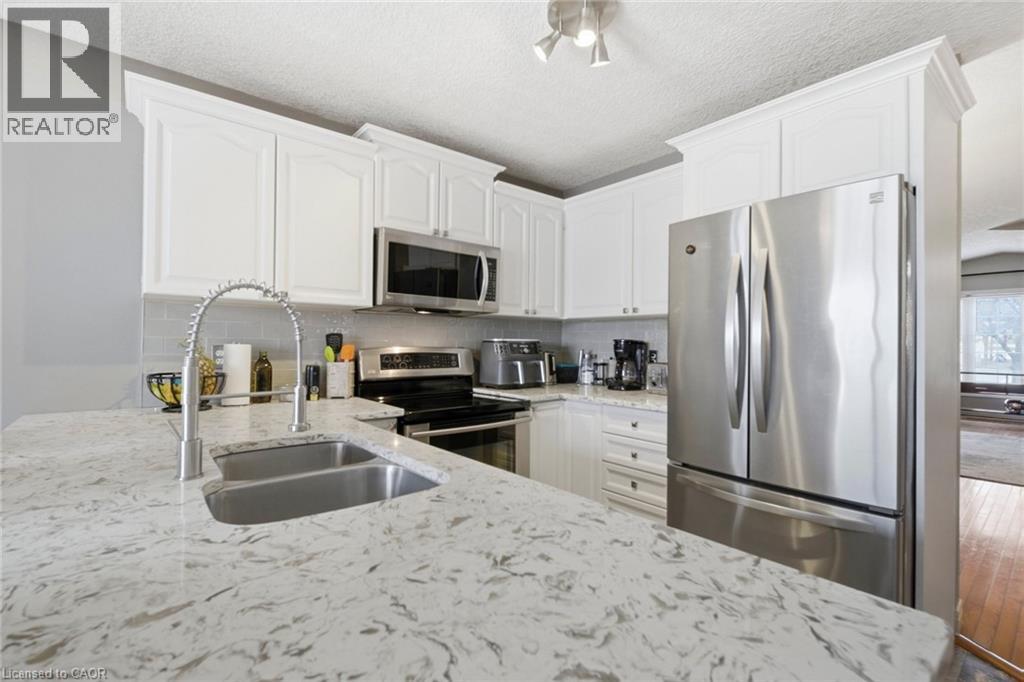 858 Stonegate Drive, Woodstock, Ontario  N4V 1G4 - Photo 10 - 40816159