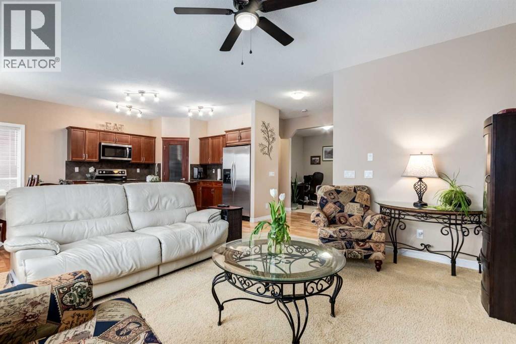 9023 Royal Oak Way Nw, Calgary, Alberta  T3G 0A4 - Photo 12 - A2299525