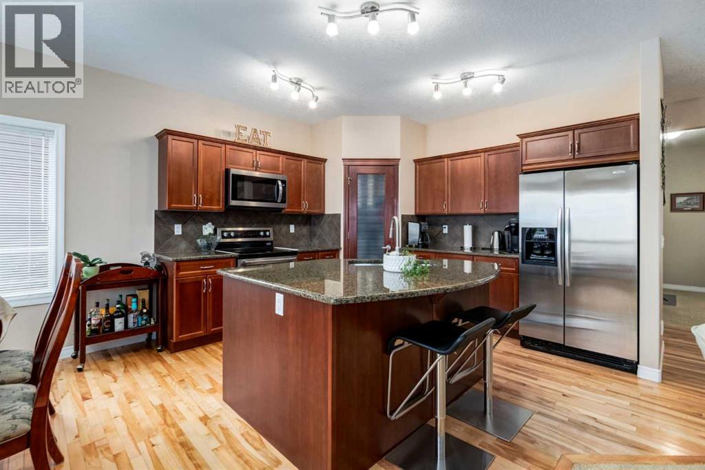 9023 Royal Oak Way Nw, Calgary, Alberta  T3G 0A4 - Photo 5 - A2299525