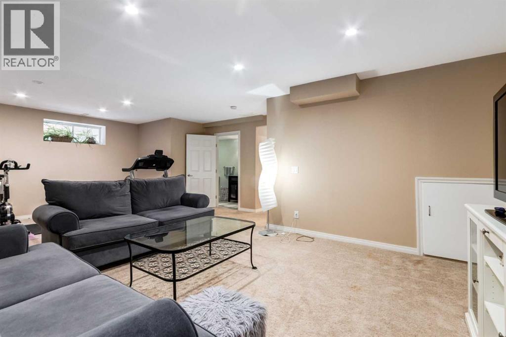9023 Royal Oak Way Nw, Calgary, Alberta  T3G 0A4 - Photo 32 - A2299525