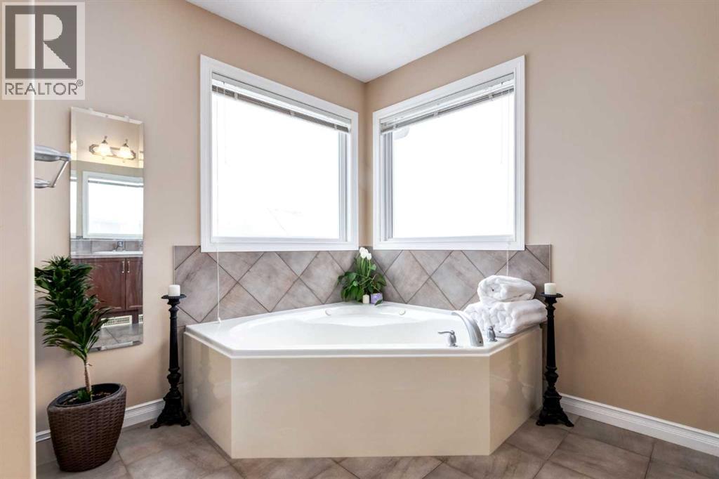 9023 Royal Oak Way Nw, Calgary, Alberta  T3G 0A4 - Photo 24 - A2299525