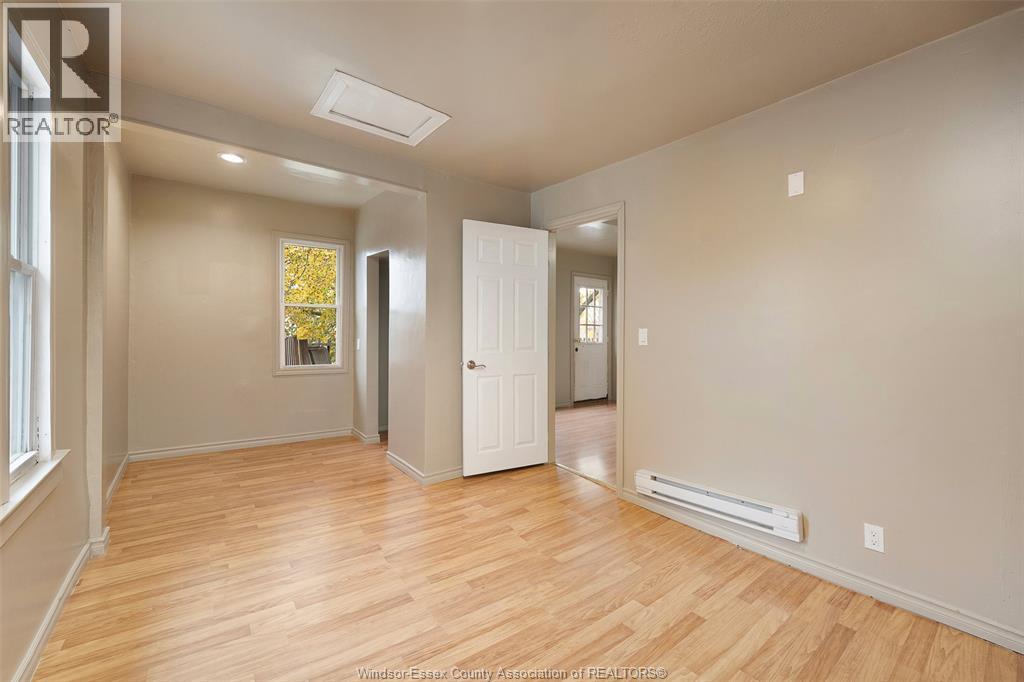 989 Lincoln, Windsor, Ontario  N8Y 2H3 - Photo 11 - 26007871