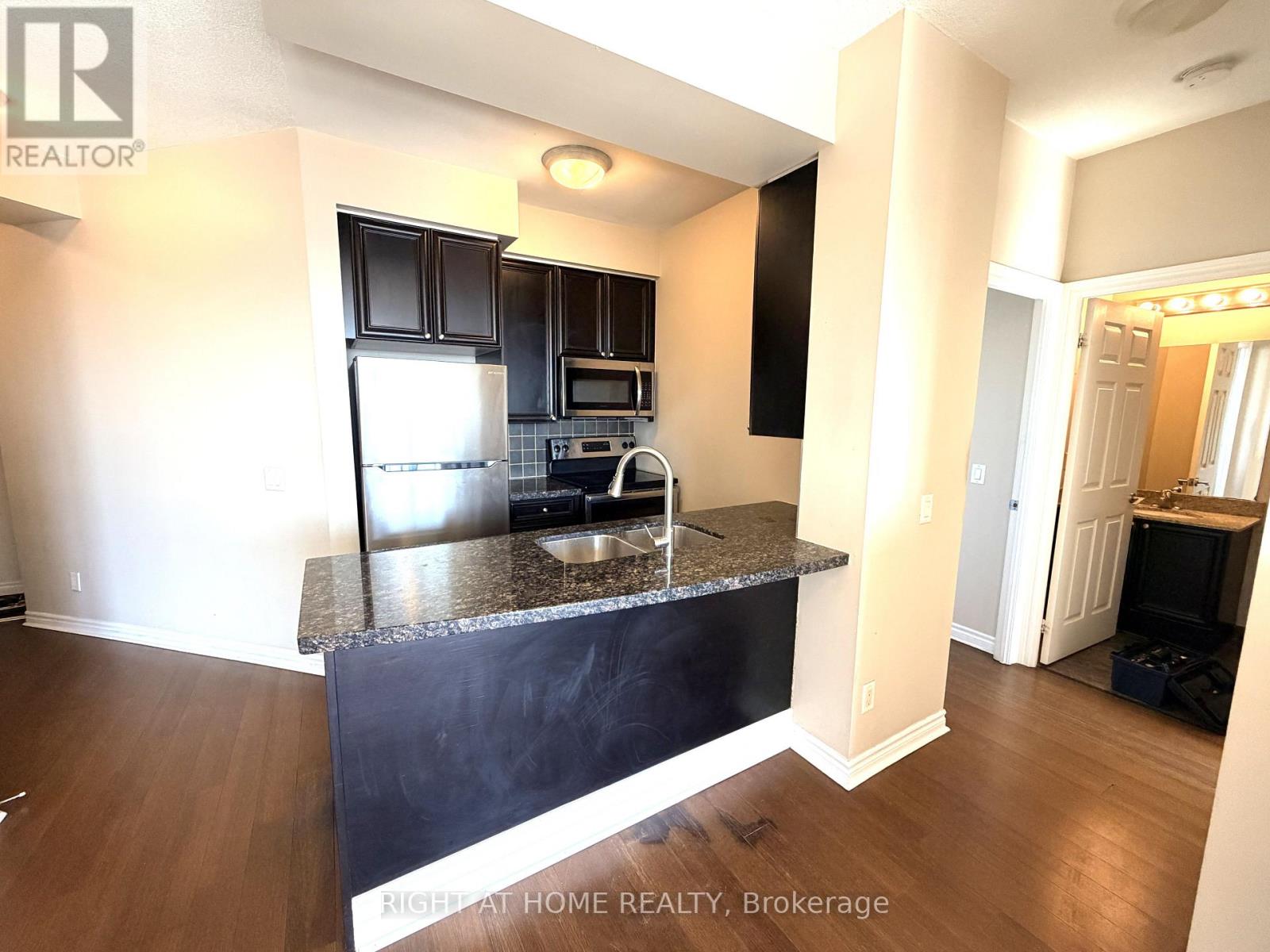 1105 - 2365 Central Park Drive, Oakville, Ontario  L6H 0C7 - Photo 7 - W12988806