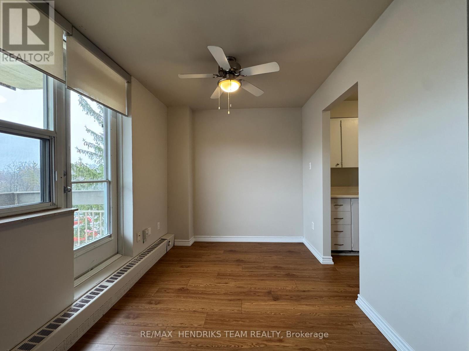 406 - 158 Fitch Street, Welland, Ontario  L3C 4V6 - Photo 5 - X12988814