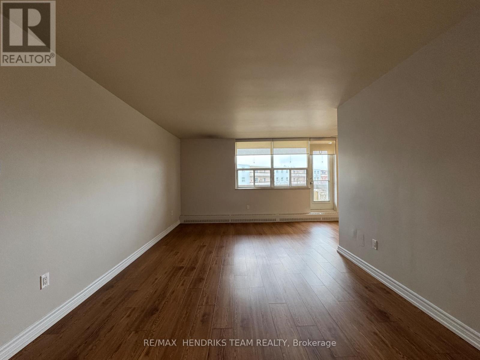 406 - 158 Fitch Street, Welland, Ontario  L3C 4V6 - Photo 6 - X12988814