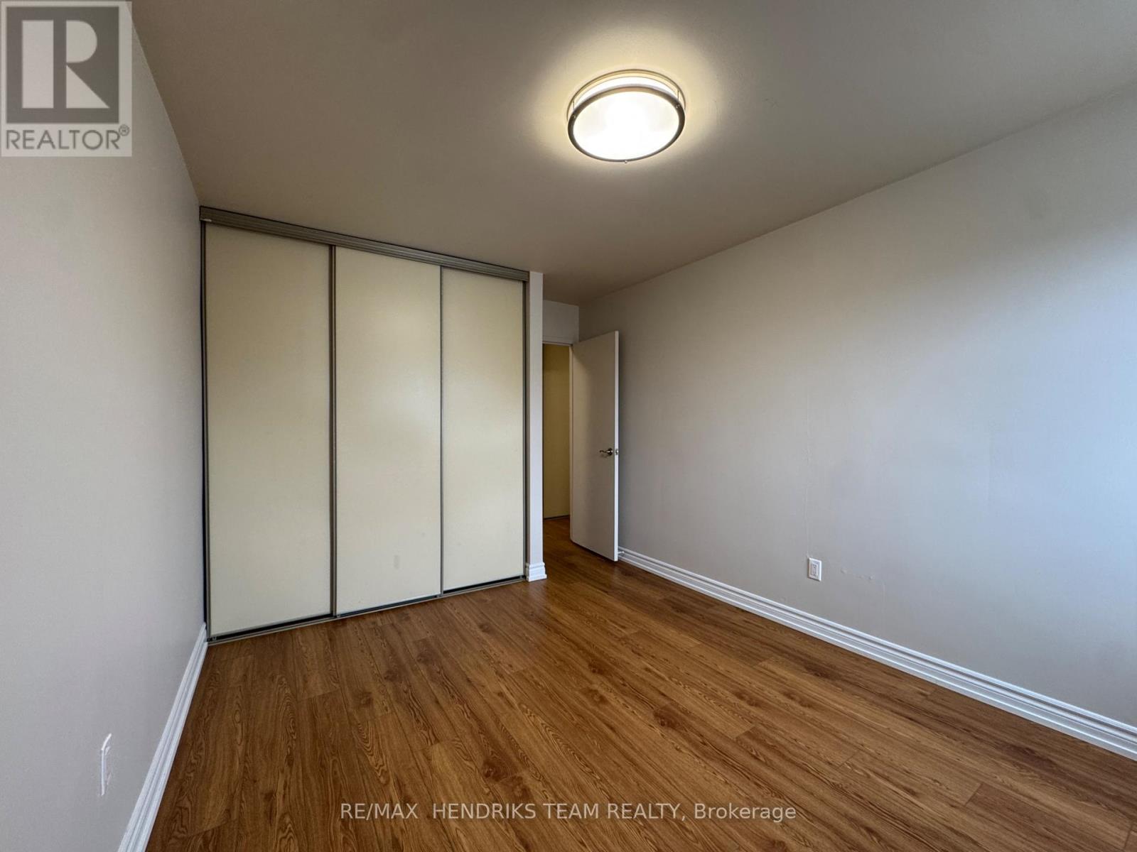 406 - 158 Fitch Street, Welland, Ontario  L3C 4V6 - Photo 8 - X12988814