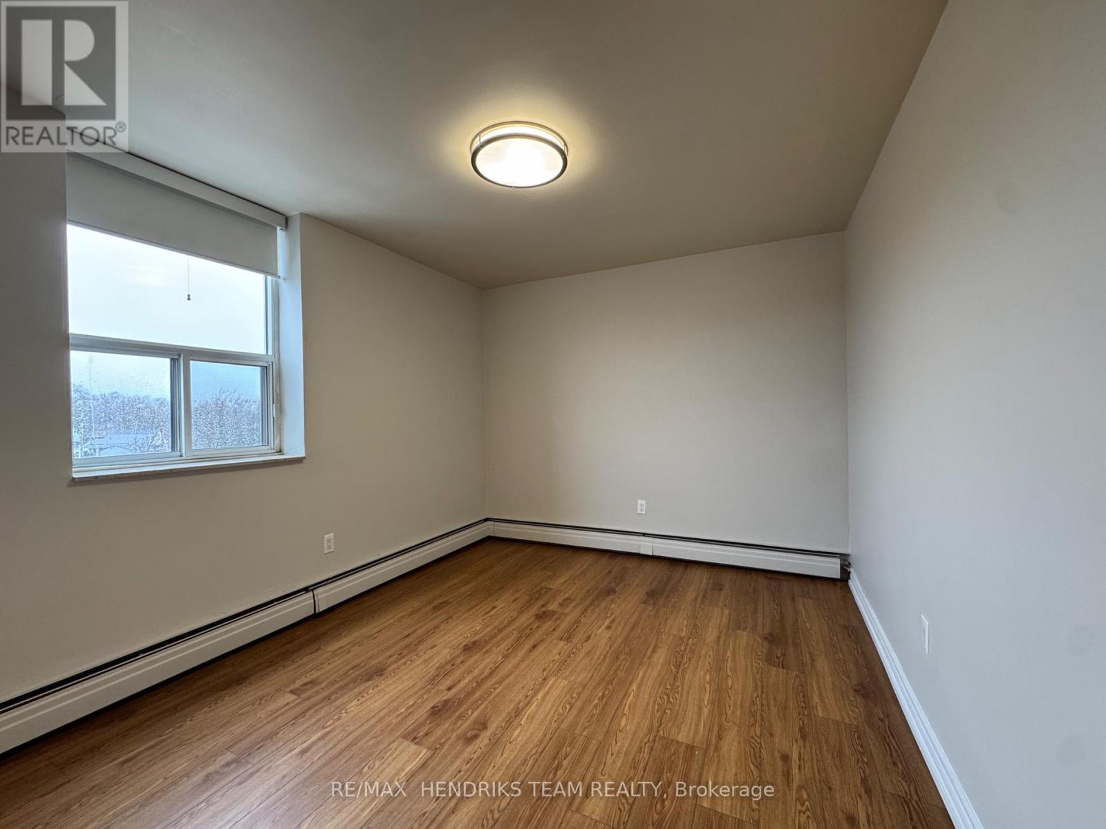 406 - 158 Fitch Street, Welland, Ontario  L3C 4V6 - Photo 9 - X12988814