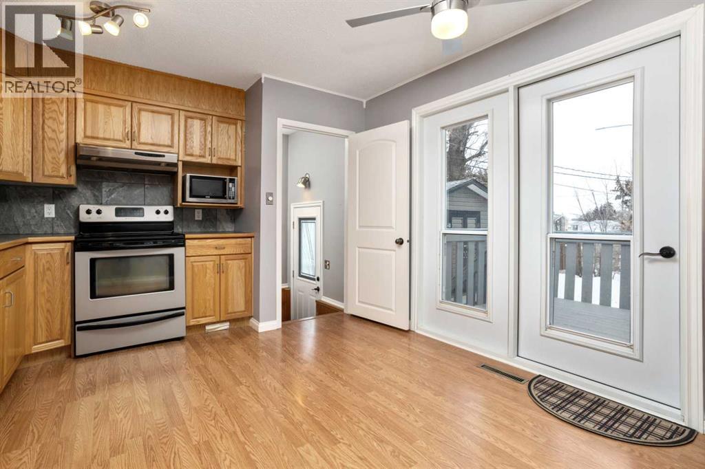 5218 53a Avenue, Camrose, Alberta  T4V 0Y8 - Photo 5 - A2280976