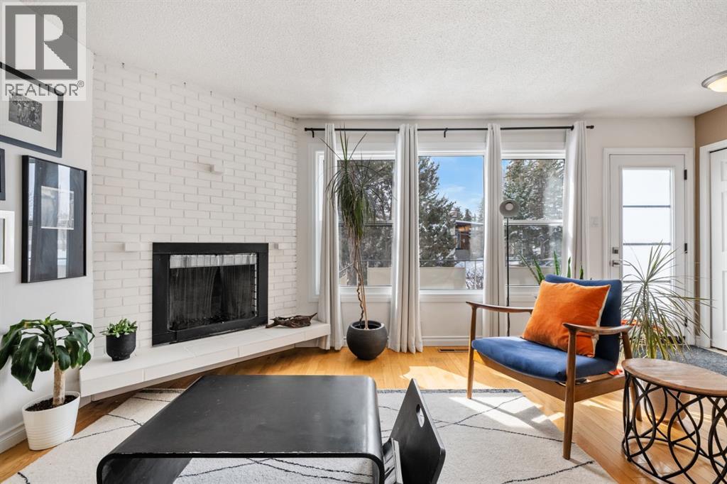 30 Hilton Avenue Nw, Calgary, Alberta  T2K 2H2 - Photo 3 - A2298968