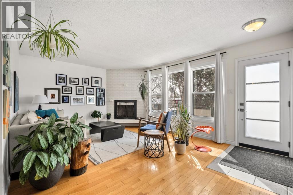 30 Hilton Avenue Nw, Calgary, Alberta  T2K 2H2 - Photo 5 - A2298968