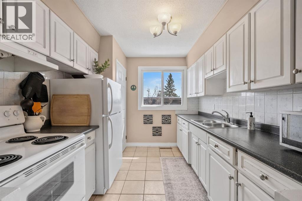 30 Hilton Avenue Nw, Calgary, Alberta  T2K 2H2 - Photo 11 - A2298968