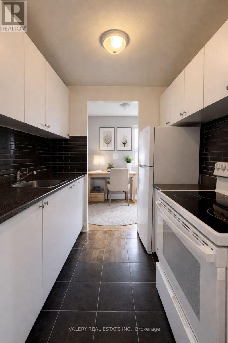 104 - 1002 Lawrence Avenue E, Toronto, Ontario  M3C 1R4 - Photo 2 - C12988836