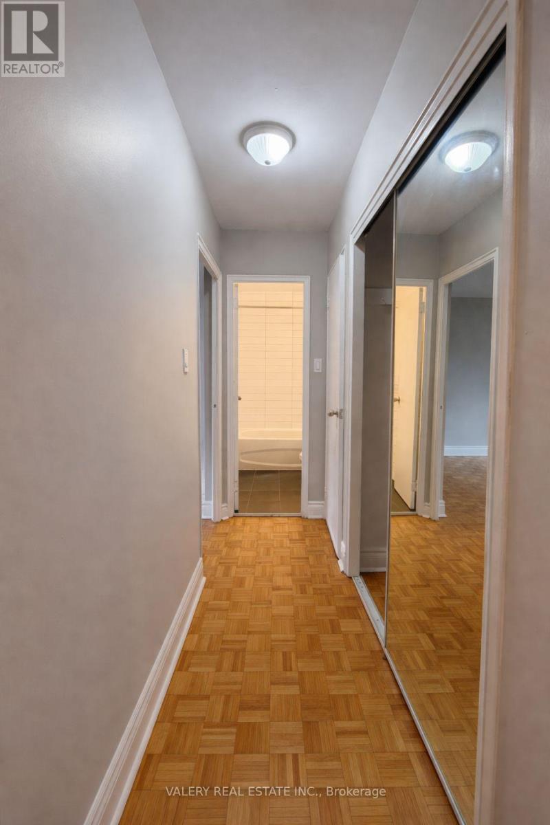 216 - 1002 Lawrence Avenue E, Toronto, Ontario  M3C 1R4 - Photo 5 - C12988842