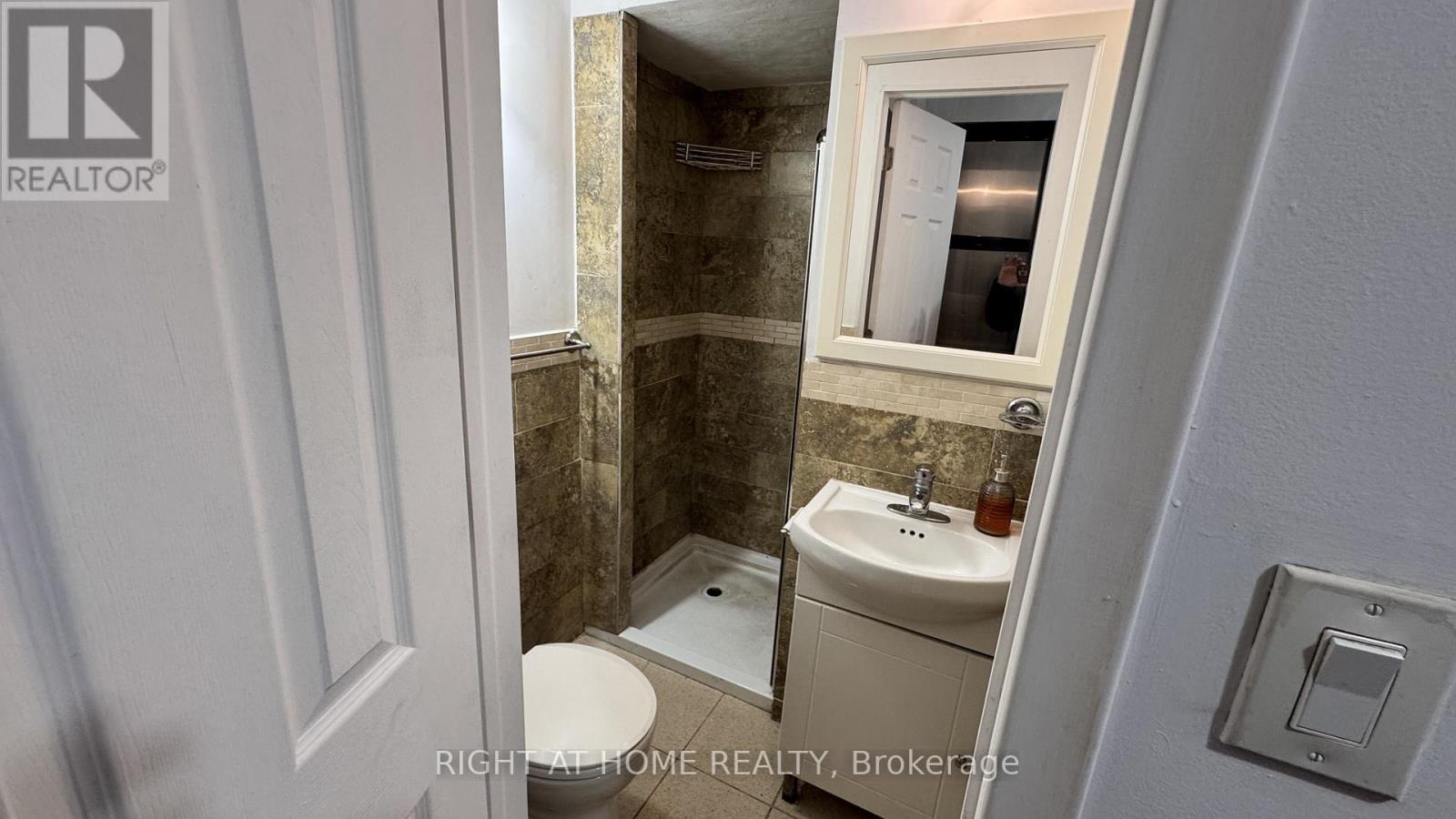 Unit 1 - Unit 1, 104 Danforth Road N, Toronto, Ontario  M1L 3W7 - Photo 14 - E12988822