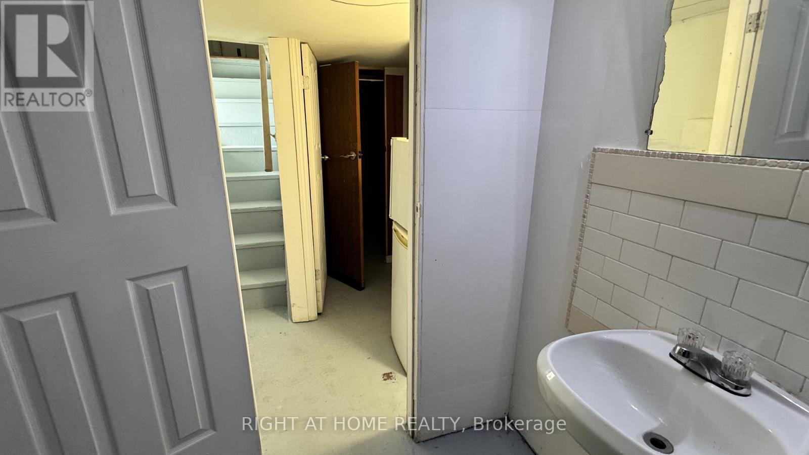 Unit 1 - Unit 1, 104 Danforth Road N, Toronto, Ontario  M1L 3W7 - Photo 17 - E12988822