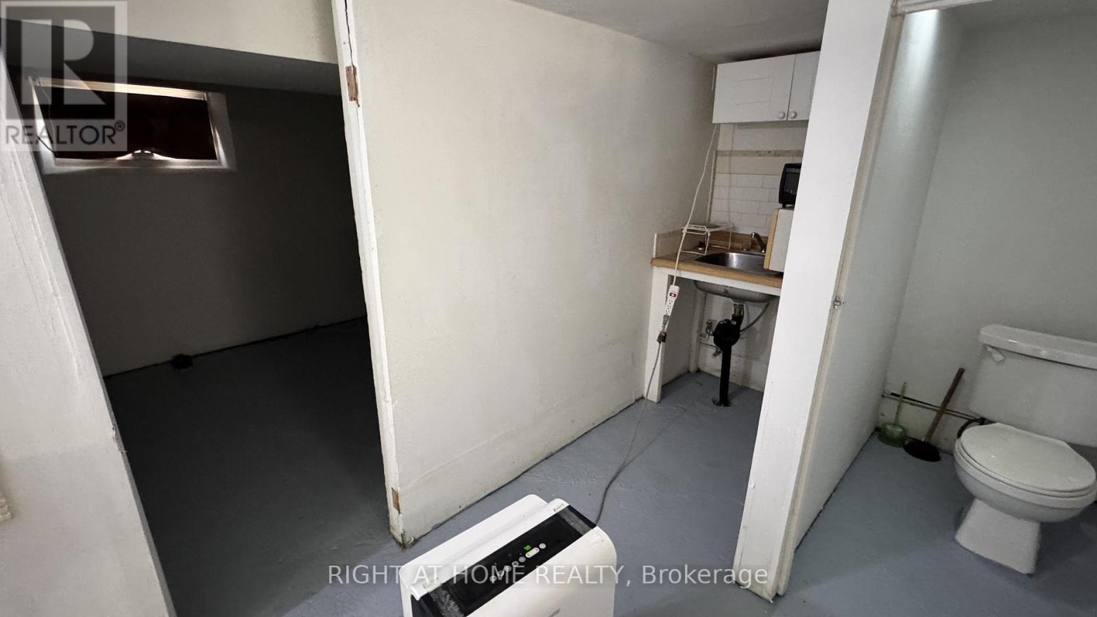 Unit 1 - Unit 1, 104 Danforth Road N, Toronto, Ontario  M1L 3W7 - Photo 19 - E12988822