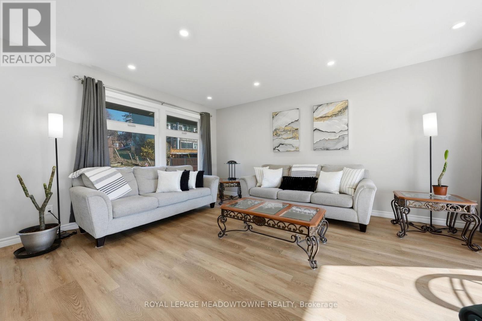 73 Elizabeth Drive, Halton Hills, Ontario  L7J 1B4 - Photo 7 - W12980990