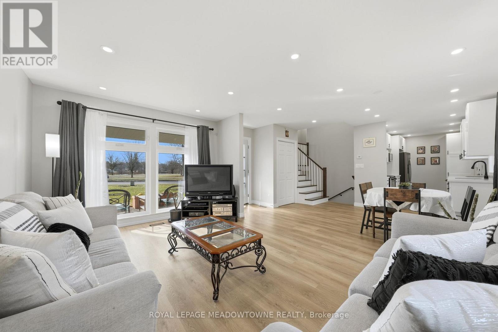 73 Elizabeth Drive, Halton Hills, Ontario  L7J 1B4 - Photo 8 - W12980990