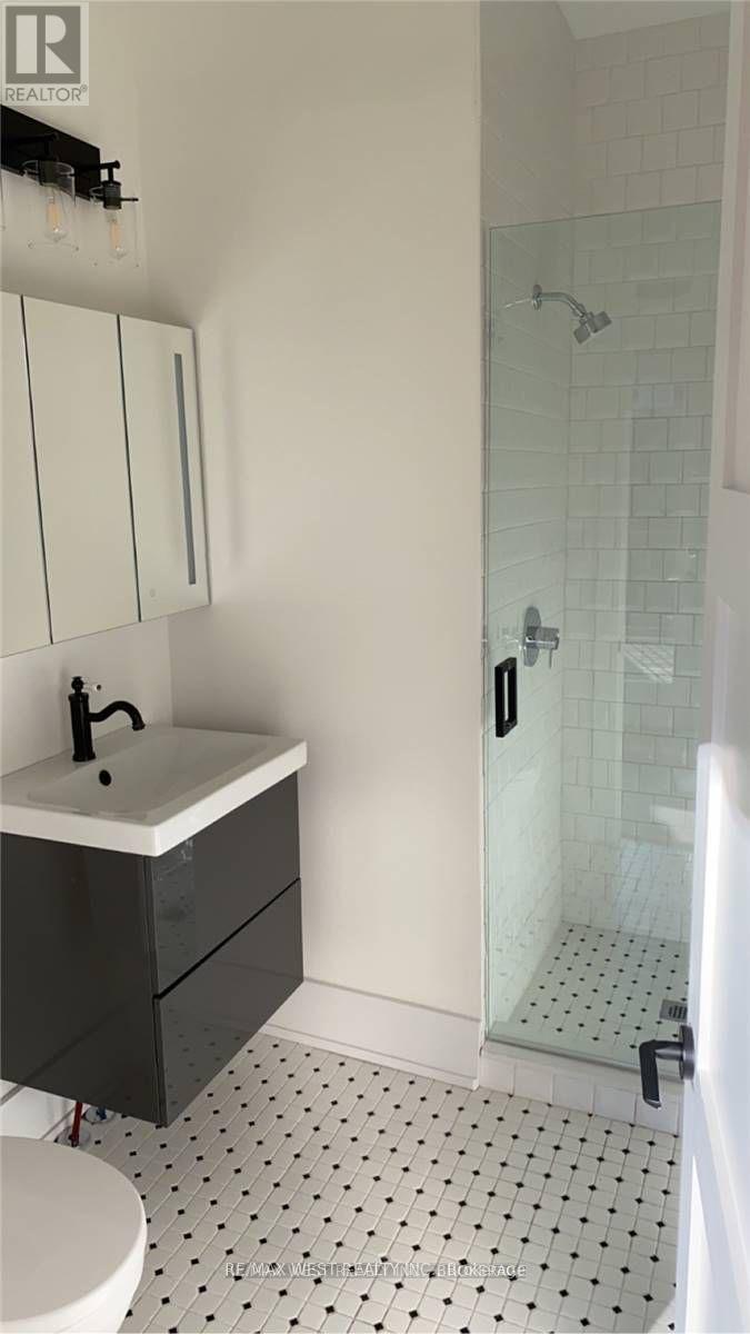 3 - 299 Pacific Avenue, Toronto, Ontario  M6P 2P8 - Photo 14 - W12988812