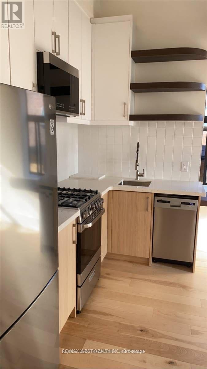 3 - 299 Pacific Avenue, Toronto, Ontario  M6P 2P8 - Photo 4 - W12988812