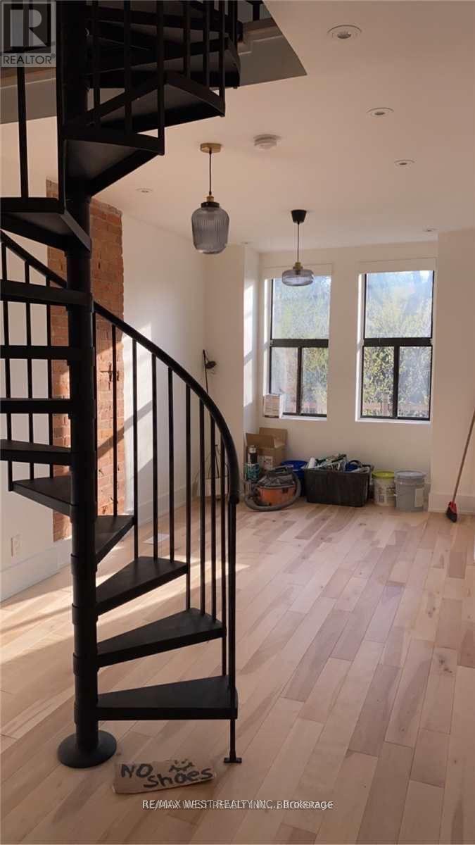 3 - 299 Pacific Avenue, Toronto, Ontario  M6P 2P8 - Photo 5 - W12988812