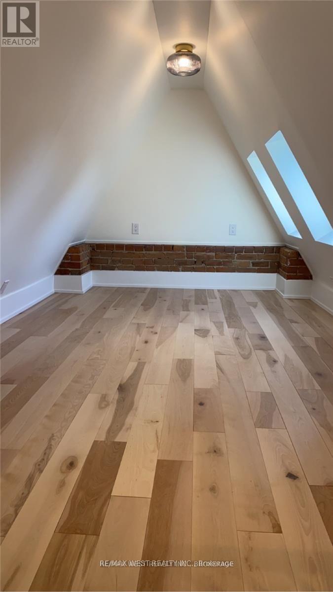 3 - 299 Pacific Avenue, Toronto, Ontario  M6P 2P8 - Photo 9 - W12988812