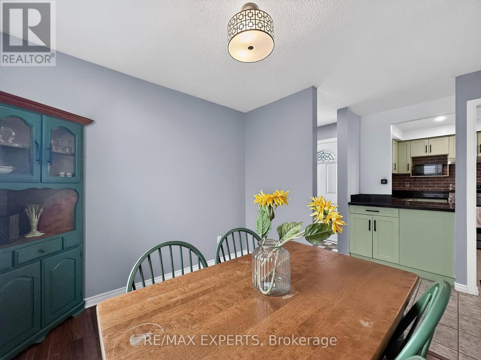 86 Sutter Avenue, Brampton, Ontario  L6Z 1G7 - Photo 2 - W12988816