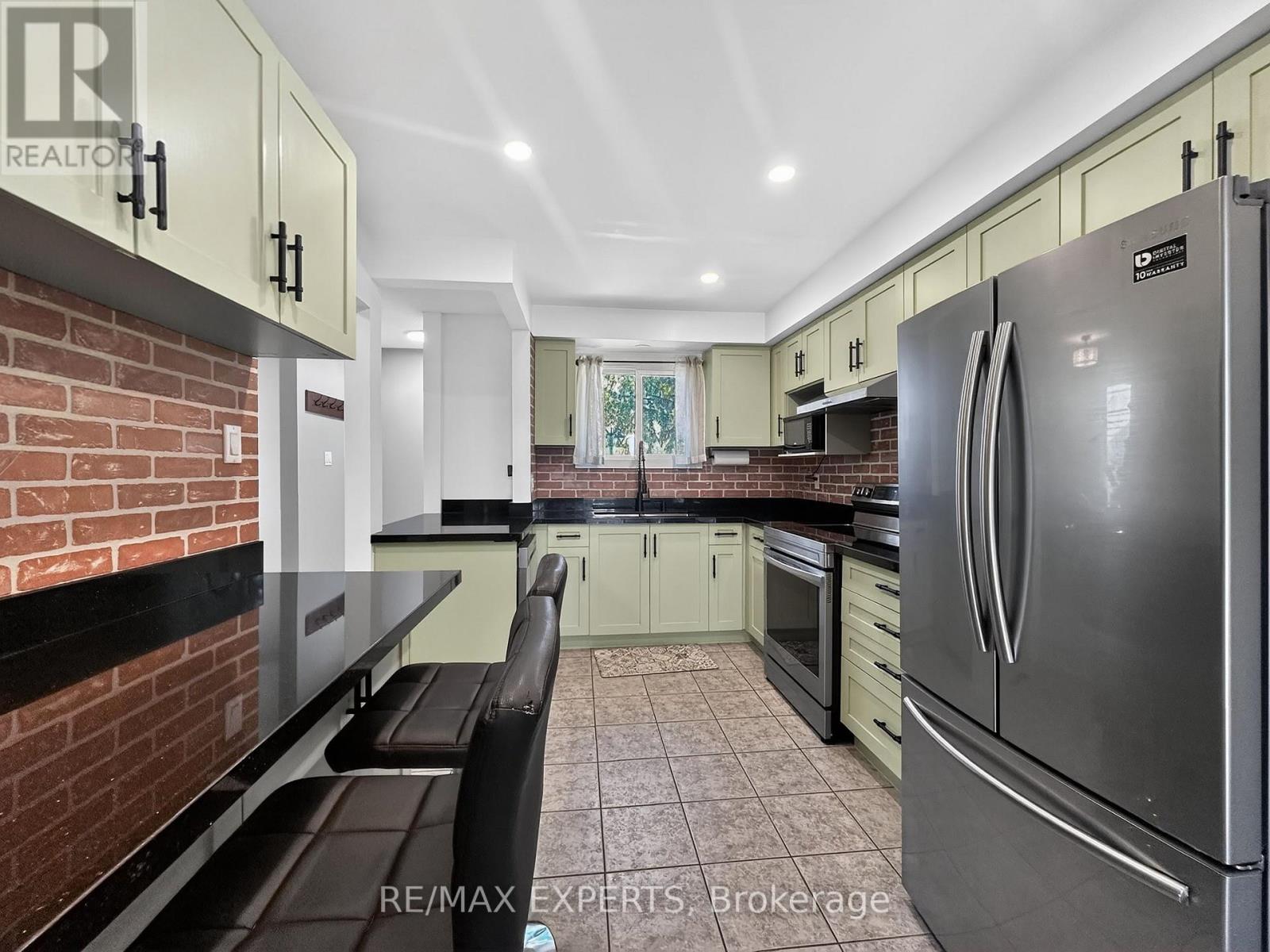 86 Sutter Avenue, Brampton, Ontario  L6Z 1G7 - Photo 7 - W12988816