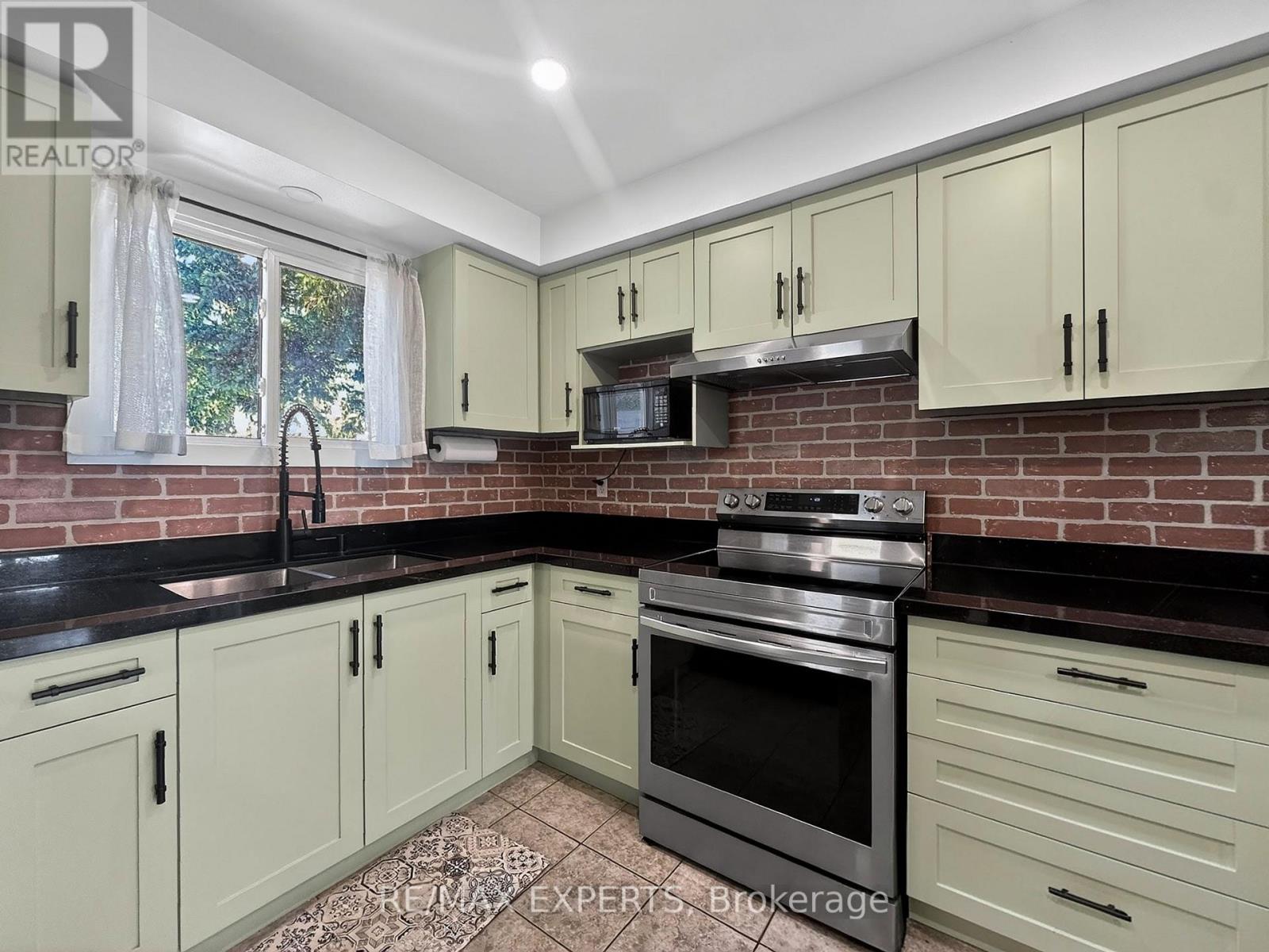 86 Sutter Avenue, Brampton, Ontario  L6Z 1G7 - Photo 9 - W12988816