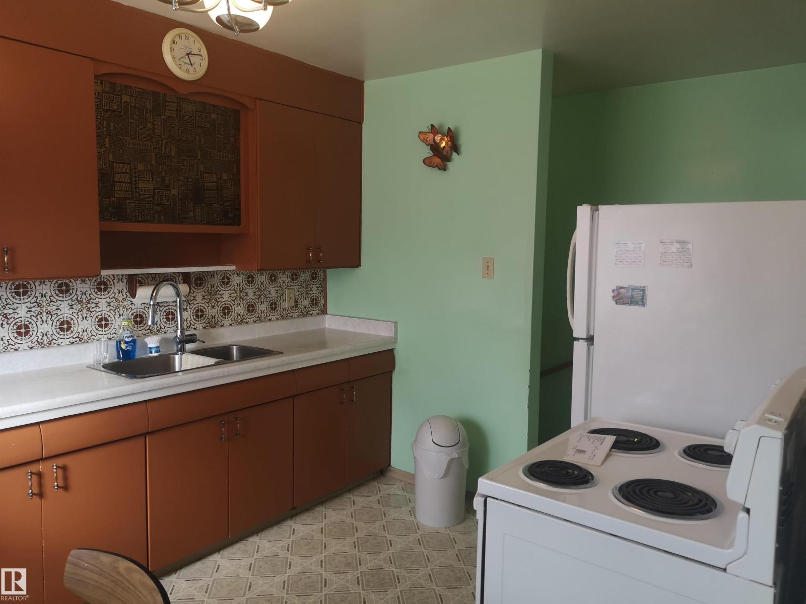 7311 76 St NW NW, Edmonton, Alberta  T6C 2J7 - Photo 7 - E4481955