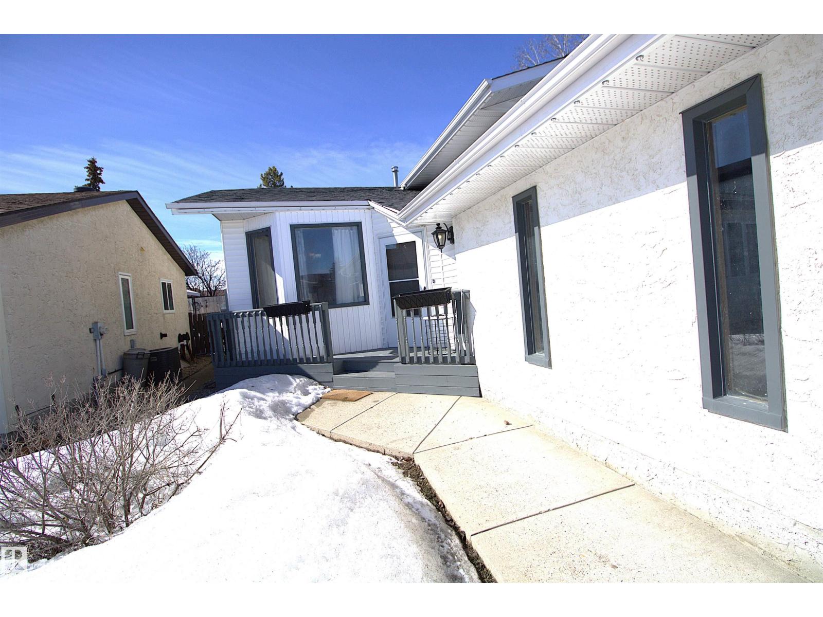 9347 175 Av NW, Edmonton, Alberta  T5Z 2C8 - Photo 4 - E4481402