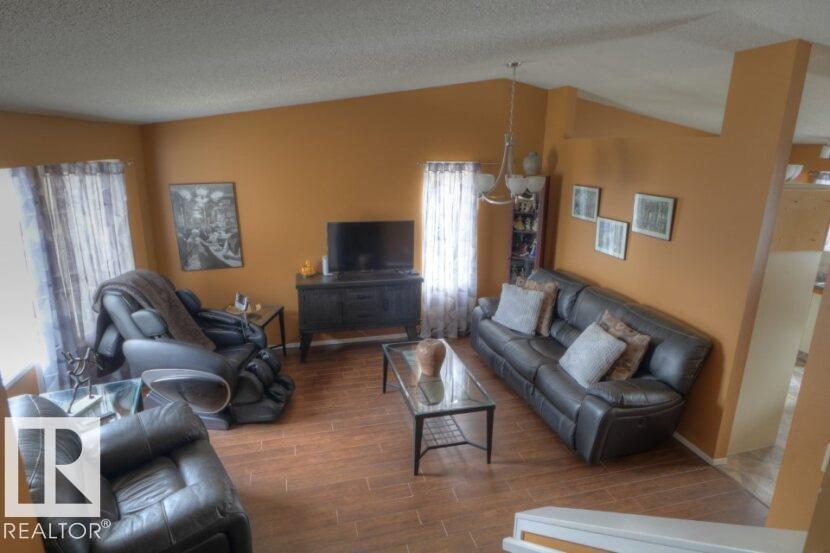 9347 175 Av NW, Edmonton, Alberta  T5Z 2C8 - Photo 6 - E4481402