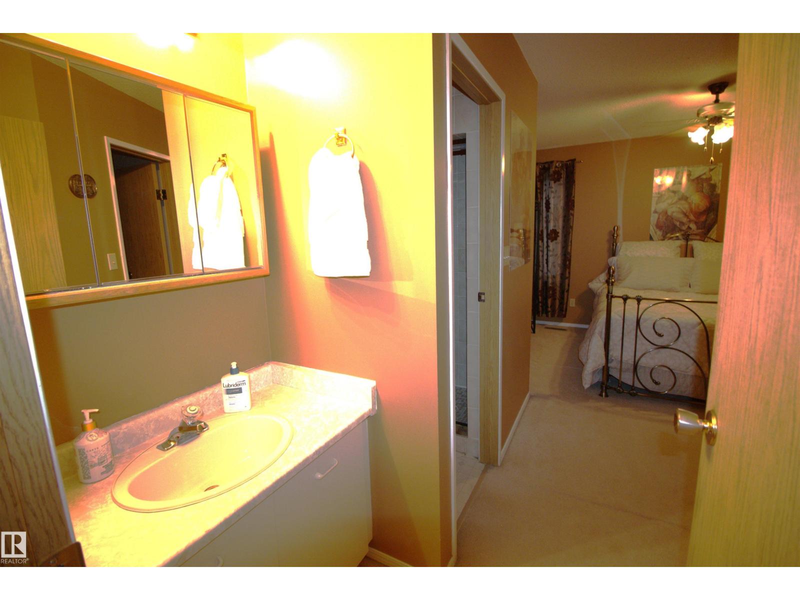 9347 175 Av NW, Edmonton, Alberta  T5Z 2C8 - Photo 33 - E4481402