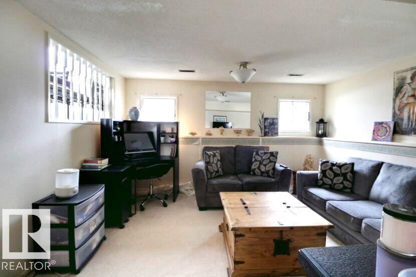 9347 175 Av NW, Edmonton, Alberta  T5Z 2C8 - Photo 45 - E4481402