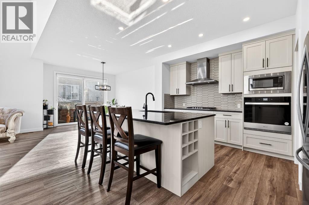 208 Dawson Circle, Chestermere, Alberta  T1X 2R2 - Photo 12 - A2299264