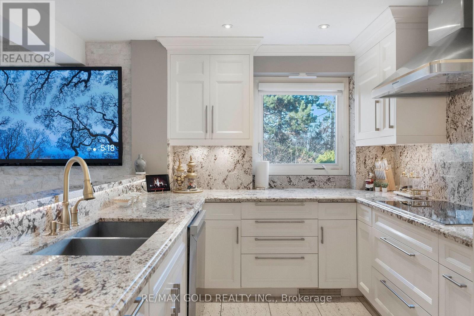 4187 Trellis Crescent, Mississauga, Ontario  L5L 2M1 - Photo 9 - W12983516