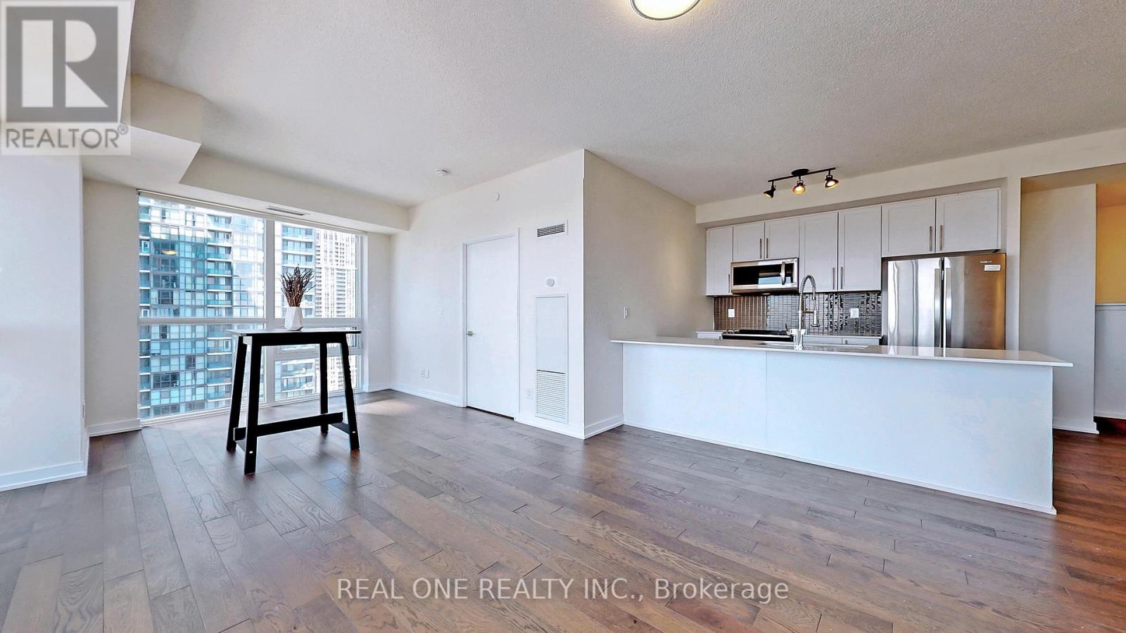 2104 - 510 Curran Place, Mississauga, Ontario  L5B 0J8 - Photo 10 - W12988854