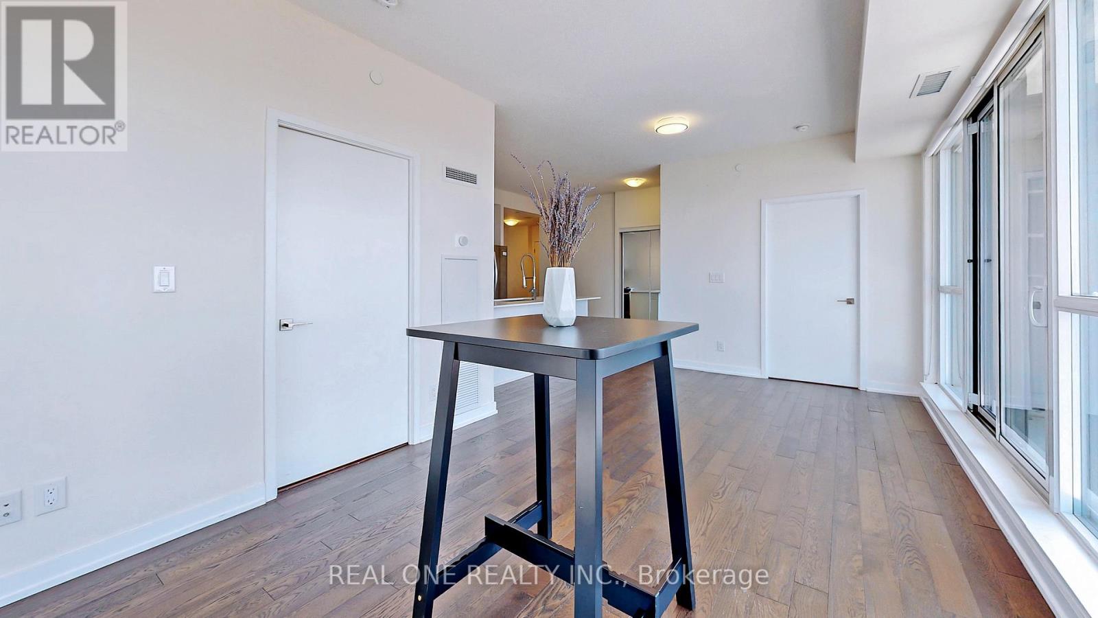 2104 - 510 Curran Place, Mississauga, Ontario  L5B 0J8 - Photo 13 - W12988854