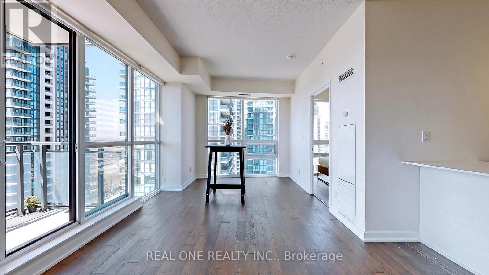 2104 - 510 Curran Place, Mississauga, Ontario  L5B 0J8 - Photo 9 - W12988854