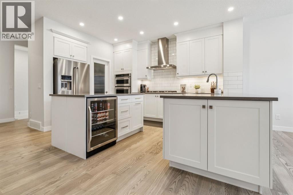 55 Sundown Crescent, Cochrane, Alberta  T4C 2T2 - Photo 2 - A2289919