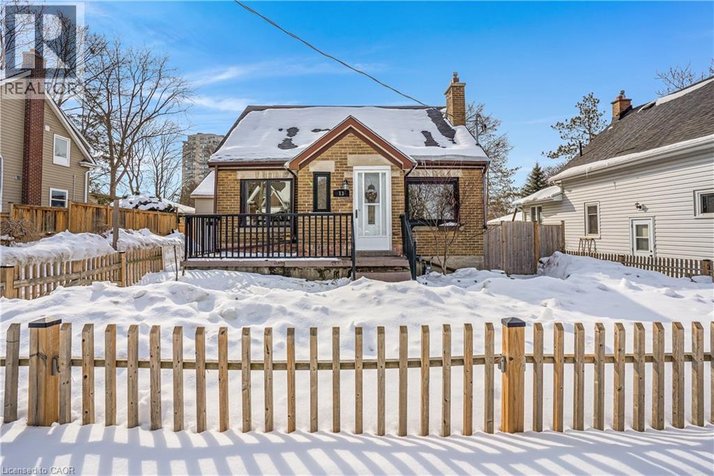 13 DEVITT Avenue N, Waterloo, Ontario