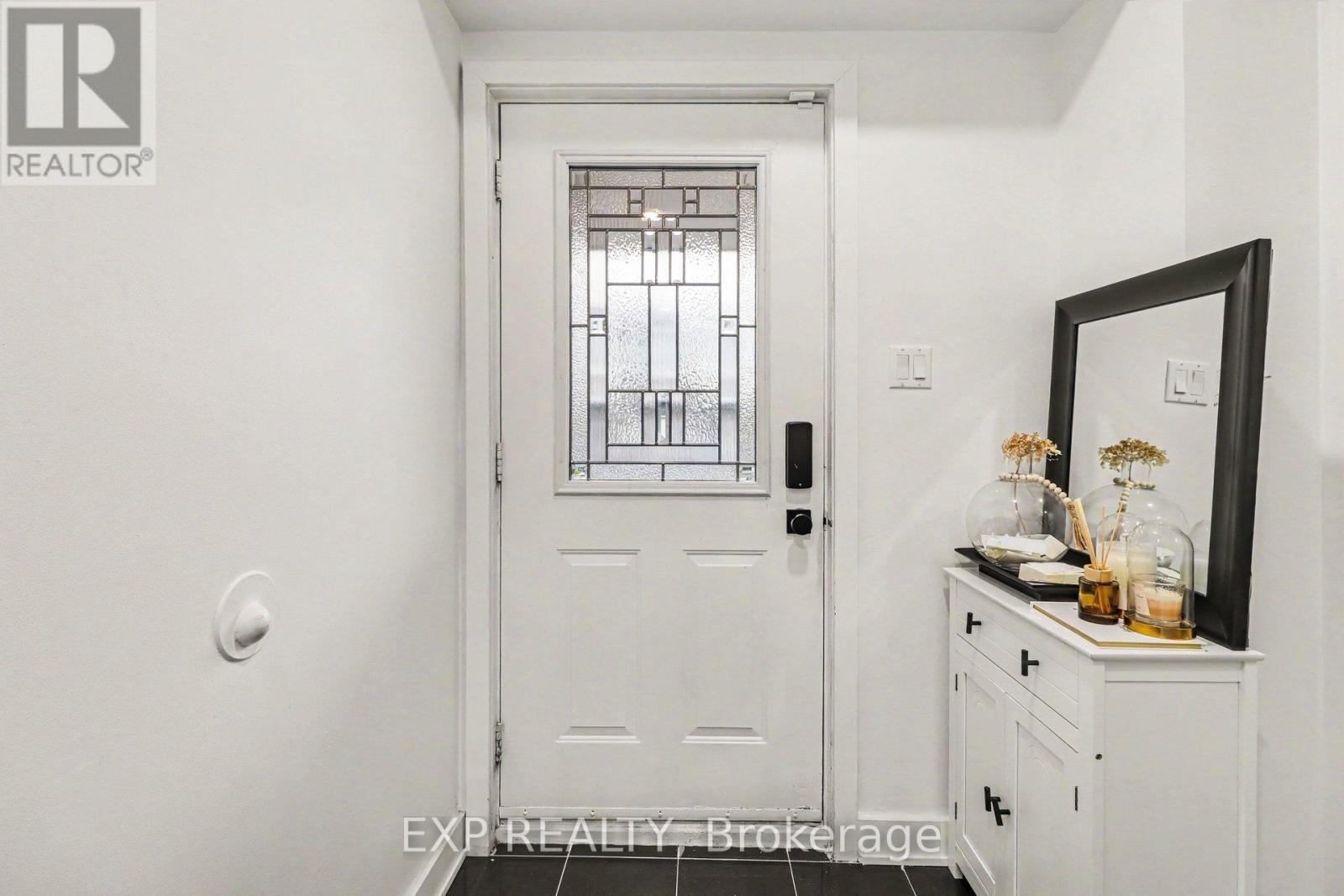 358 Valade Crescent, Ottawa, Ontario  K4A 2V7 - Photo 4 - X12988864