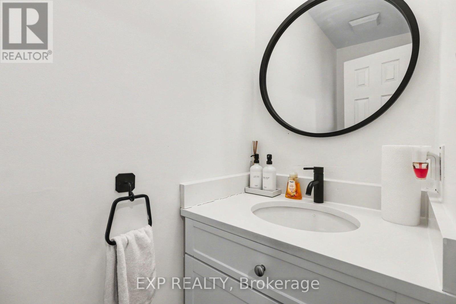 358 Valade Crescent, Ottawa, Ontario  K4A 2V7 - Photo 6 - X12988864