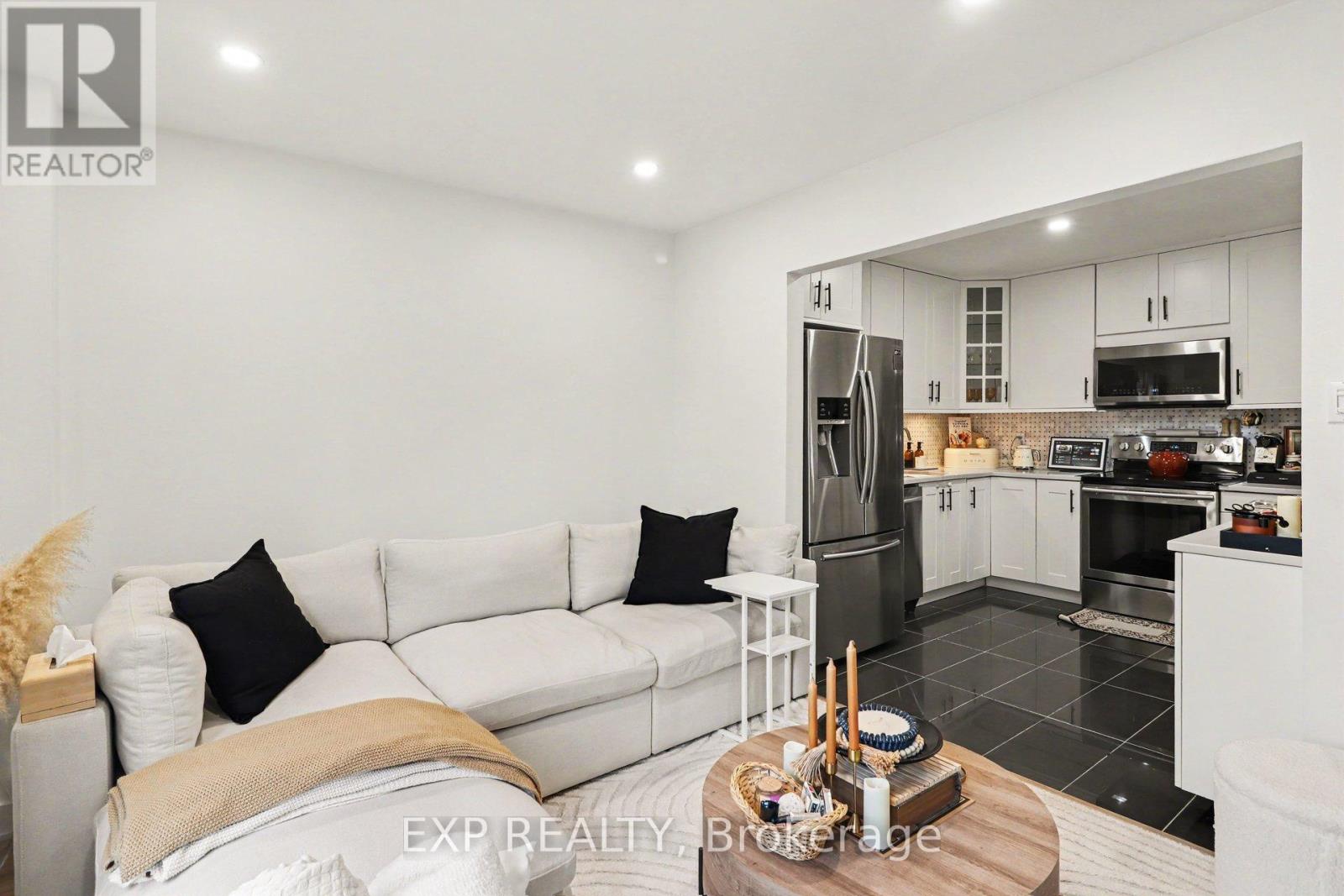 358 Valade Crescent, Ottawa, Ontario  K4A 2V7 - Photo 7 - X12988864