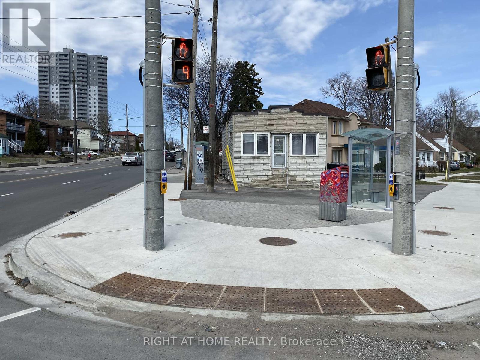 Unit 2 - Unit 2, 104 Danforth Road N, Toronto, Ontario  M1L 3W7 - Photo 3 - E12988870