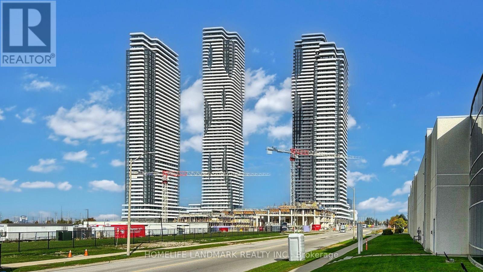 1510 - 8 INTERCHANGE WAY, Vaughan, Ontario