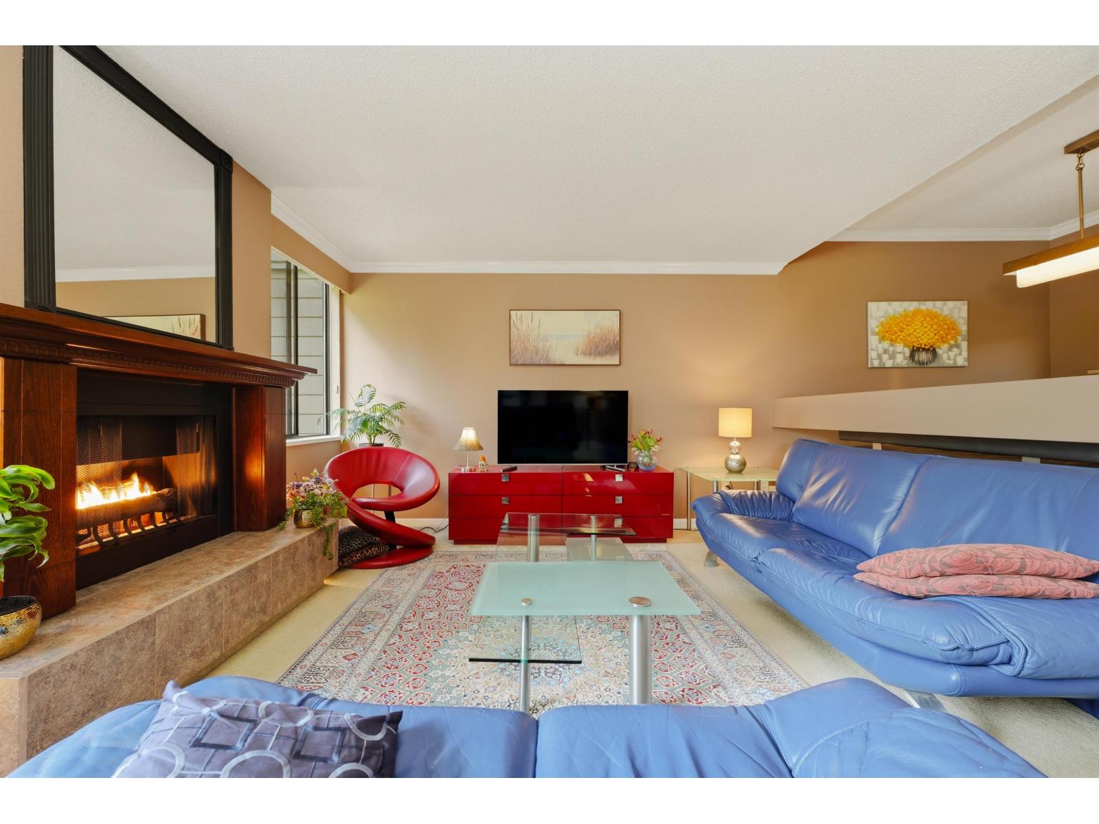 211 15282 19th Avenue, Surrey, British Columbia  V4A 1X6 - Photo 3 - R3109670